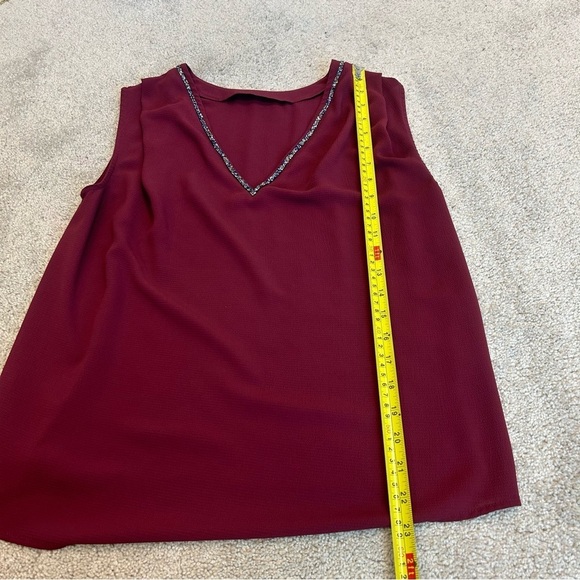 RW&CO burgundy red rock crystal rhinestone V-neck sleeveless blouse Sz XS - Picture 10 of 12